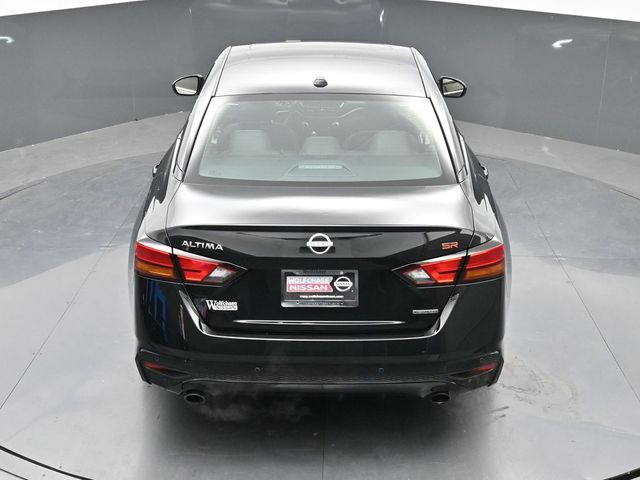2024 Super Black Clearcoat Nissan Altima 2.0 SR FWD Sedan
