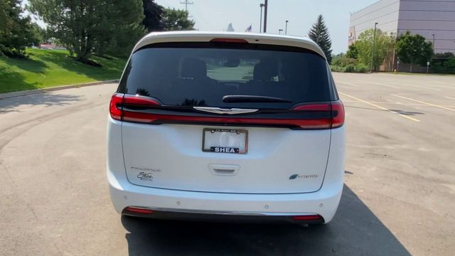 2022 Chrysler Pacifica Hybrid Limited 7