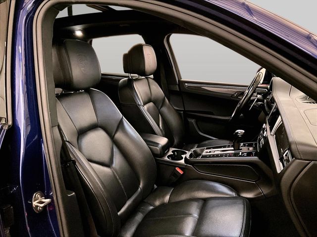 2023 Porsche Macan   at Audi Porsche Sewickley