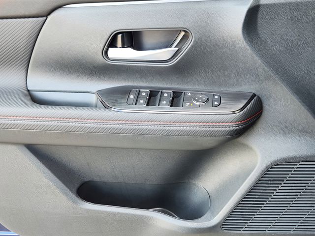 2025 Nissan Kicks SR photo 15