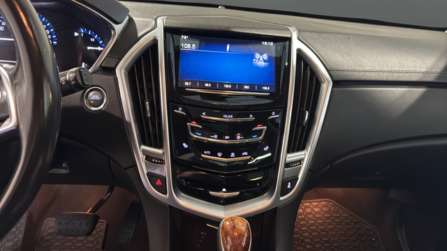 Used 2015  Cadillac Luxury image 13