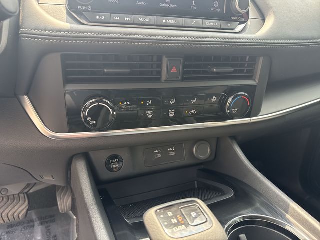 Used 2025 Silver Nissan S image 22