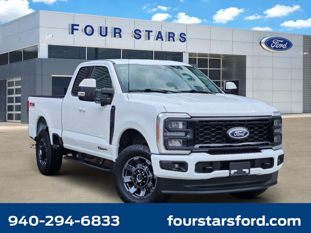 Oxford White 2023 Ford F-250 Super Duty Pickup Truck Four-Wheel Drive Automatic
