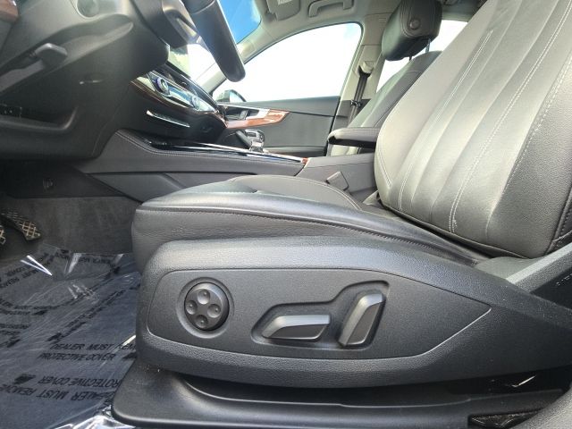 2022 Audi A4 40 Premium Plus:B02144