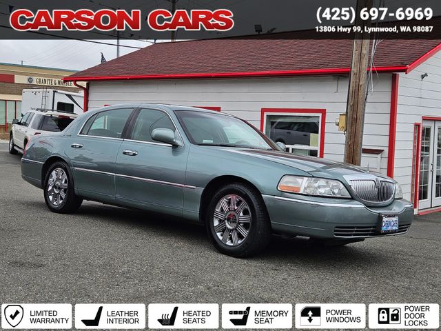 2005 Lincoln Town Car Signature Limited