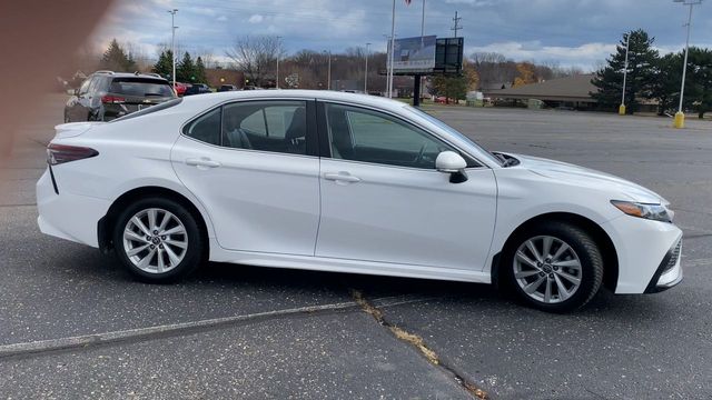 2022 Toyota Camry SE 9