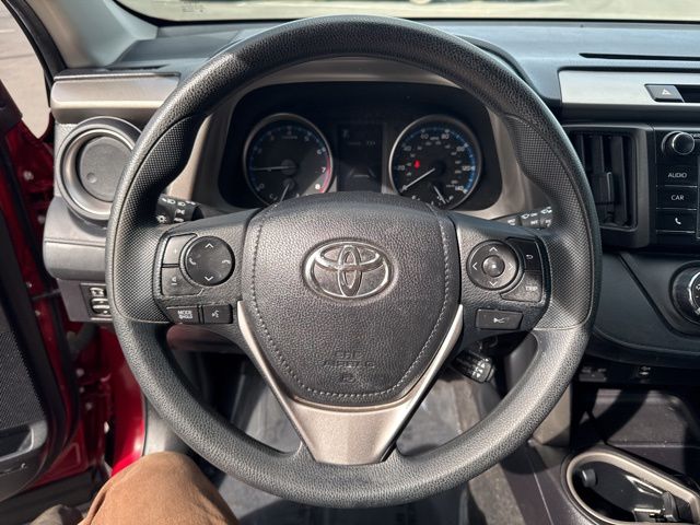 2018 Toyota RAV4 LE 6