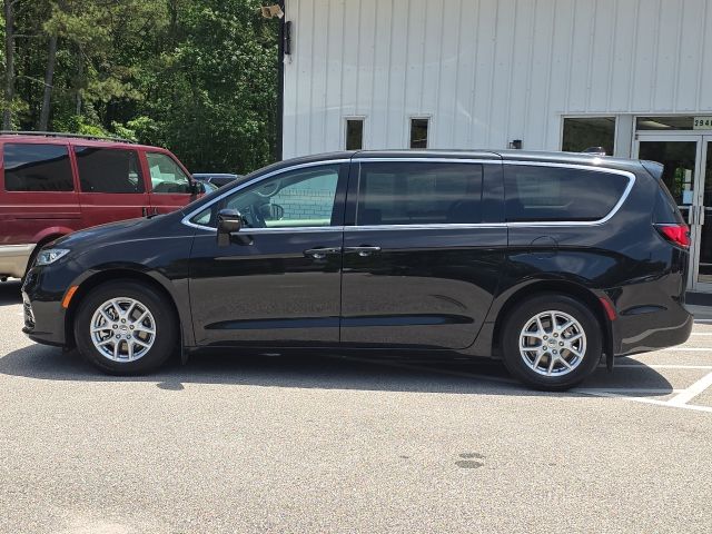 2023 Chrysler Pacifica Touring L:46447A