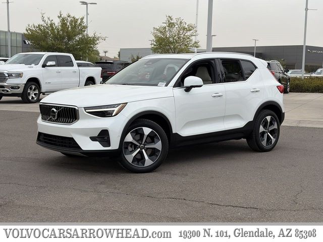 2024 Volvo XC40 B5 Plus Bright Theme AWD