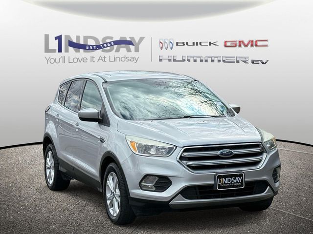 Ingot Silver 2017 Ford Escape SE FWD SUV / Crossover Front-Wheel Drive 6-Speed Automatic