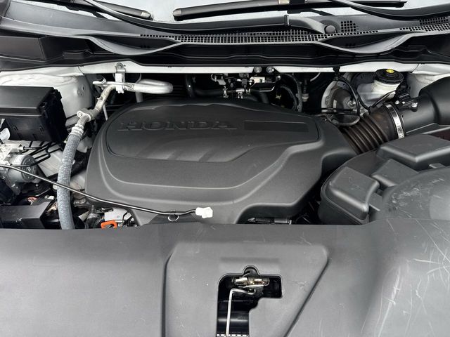 Used 2024 Honda Odyssey Van