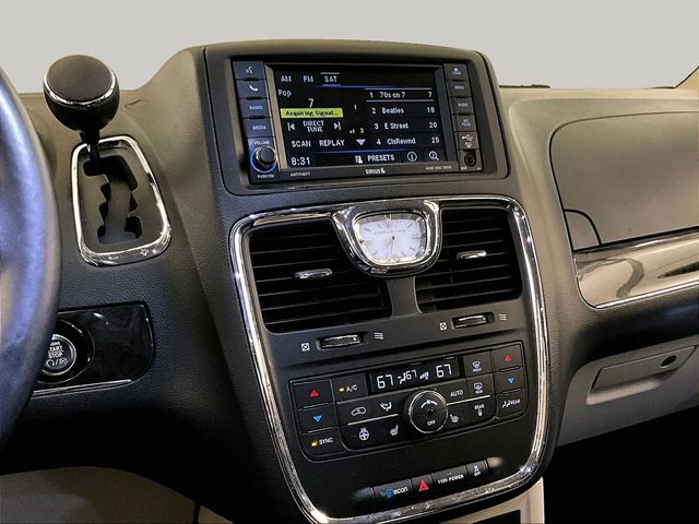 2015 Chrysler Town & Country Touring-L - 6