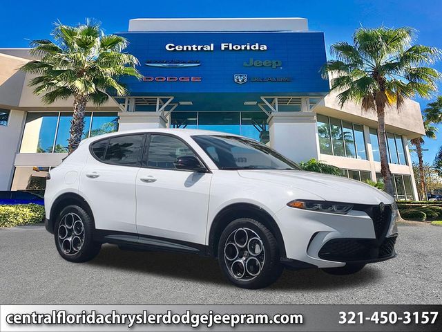 White 2025 Alfa Romeo Tonale Hybrid SUV / Crossover All-Wheel Drive 6-Speed Automatic