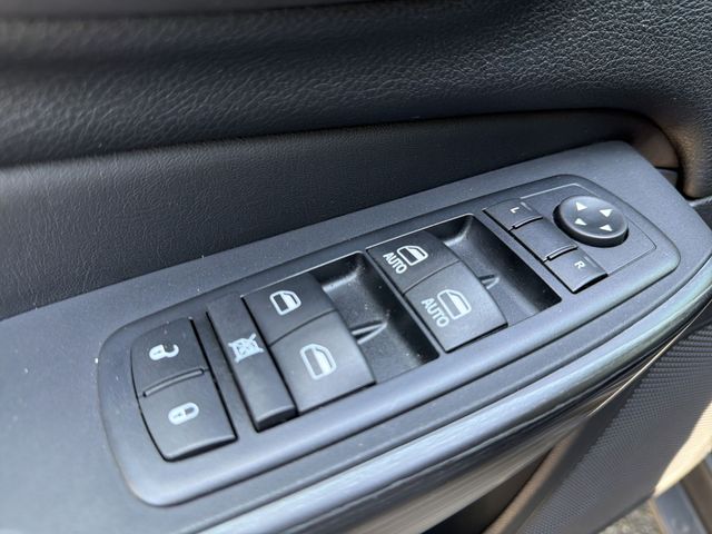 Used 2017 Black Jeep Trailhawk image 13