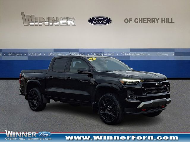 Black 2025 Chevrolet Colorado Z71 Crew Cab 4WD Pickup Truck Four-Wheel Drive 8-Speed Automatic