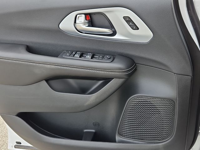 New 2026 White Chrysler Limited image 24