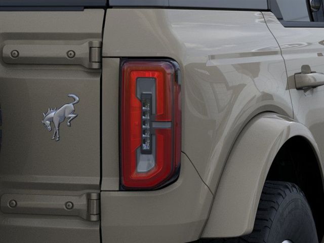 2025 Ford Bronco Outer Banks photo
