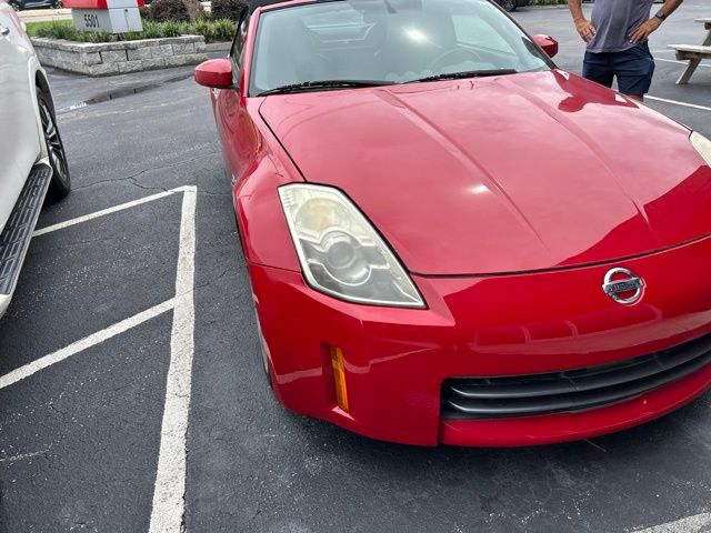 Used 2006 Red Nissan Touring image 4