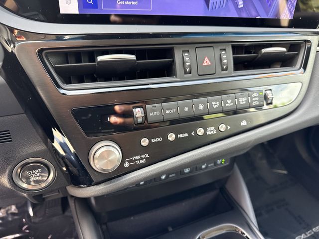 Used 2024 Lexus ES Sedan