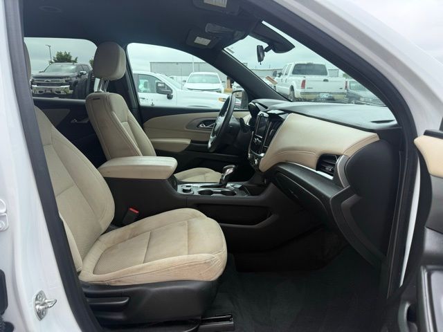 used 2023 Chevrolet Traverse car