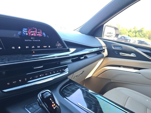 2021 Cadillac Escalade Premium Luxury:45327B1