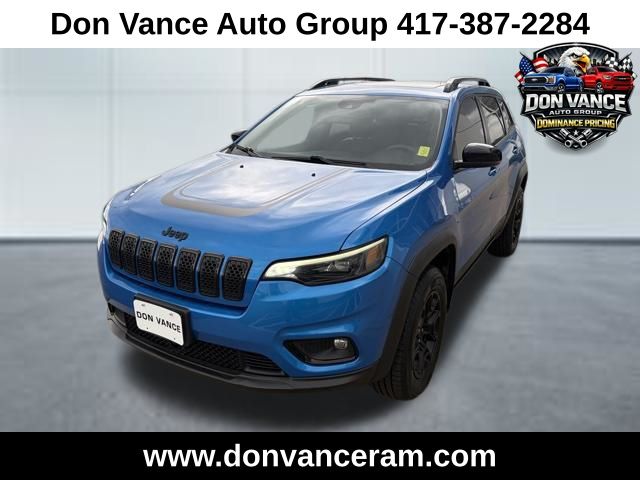 View vehicle photo 2