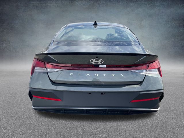 2025 Hyundai Elantra SEL 4