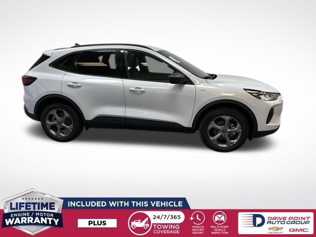 2025 Ford Escape ST-Line - Image 2