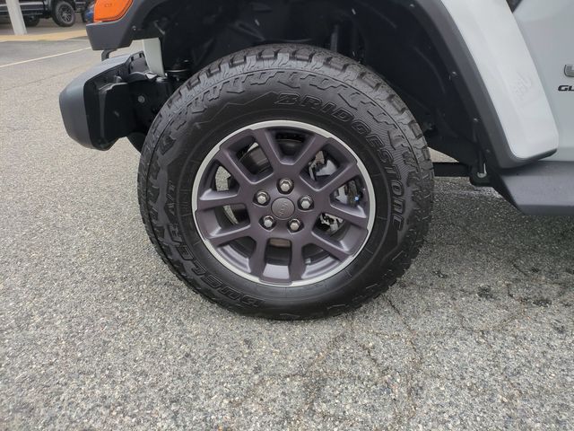 Used 2023 White Jeep Overland image 10