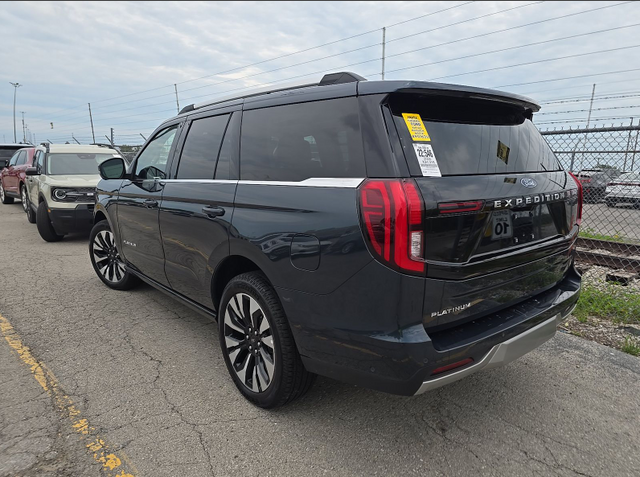 2025 Blue Metallic Ford Expedition Platinum 4X4 SUV