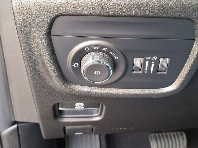 JeepGrand Cherokee L36