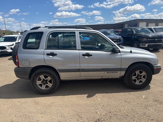 2002 Silver Metallic Chevrolet Tracker Base 4X4 SUV