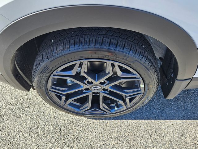 New 2026 White Nissan SR image 18