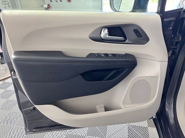 Used 2019 Chrysler Pacifica Van