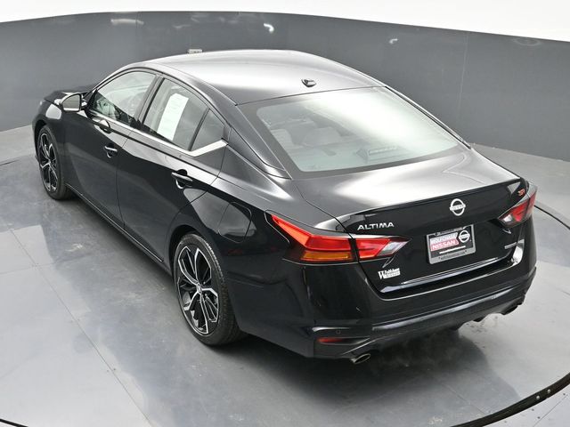 2024 Super Black Clearcoat Nissan Altima 2.0 SR FWD Sedan