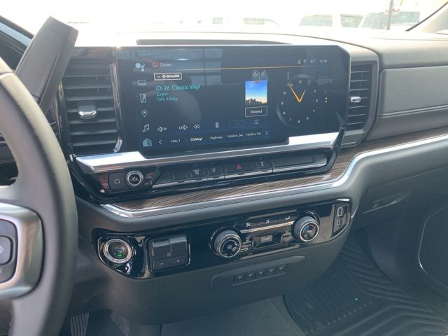 2024 Chevrolet Silverado 3500HD LT photo