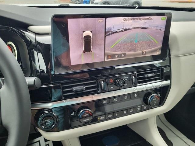 New 2026 White Nissan SL image 17