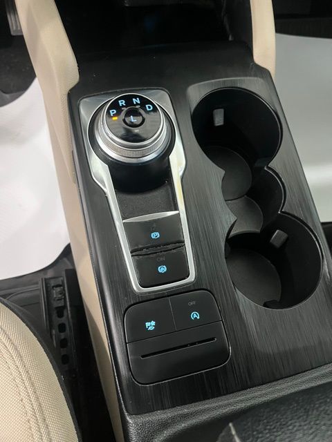 2021 Ford Escape SE photo