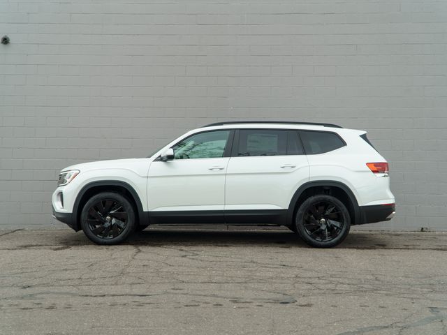 New 2026 White Volkswagen 2.0T SE w/Technology image 3