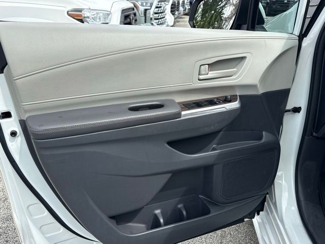 Used 2023 Toyota Sienna Van