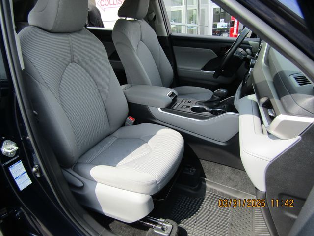 used 2022 Toyota Highlander car, priced at $29,499