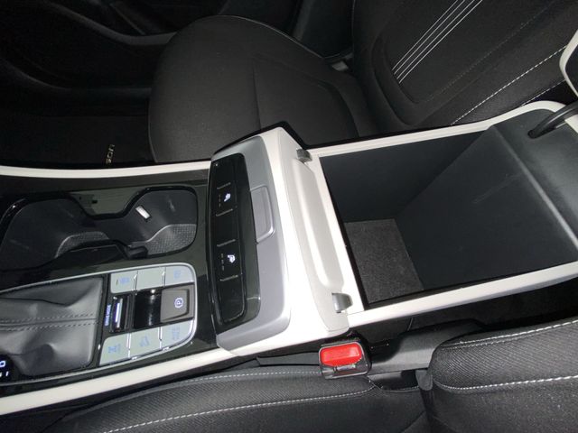 Used 2024 Black Hyundai SEL image 20