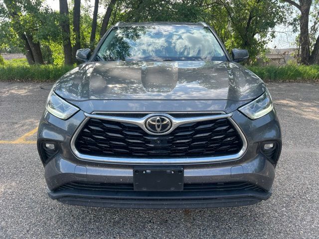 2021 Magnetic Gray Metallic Toyota Highlander Limited AWD SUV