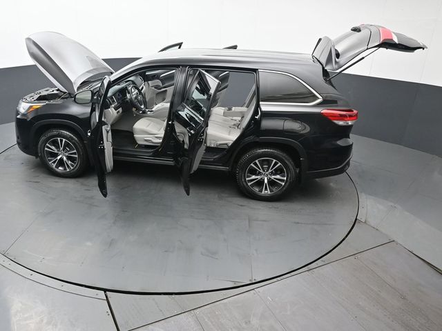 2018 Toyota Highlander LE 46