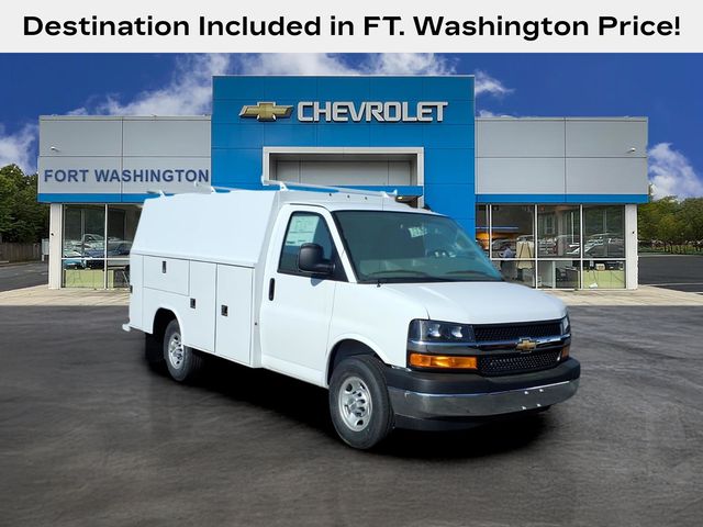 Summit White 2026 Chevrolet Express Chassis 3500 Cutaway 139 Van Rear-Wheel Drive 8-Speed Automatic