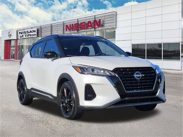 2024 Nissan Kicks SR's photo