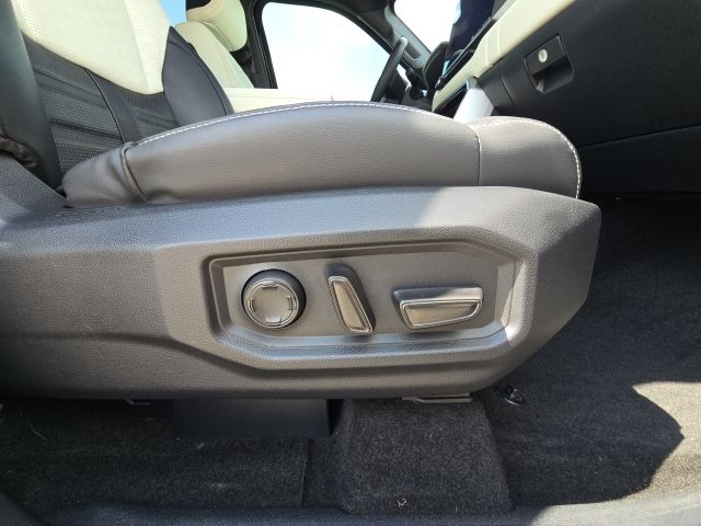 2022 Toyota Tundra Hybrid Capstone:168720A