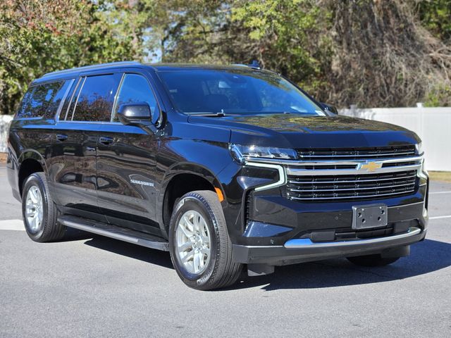 2024 Chevrolet Suburban LT's photo