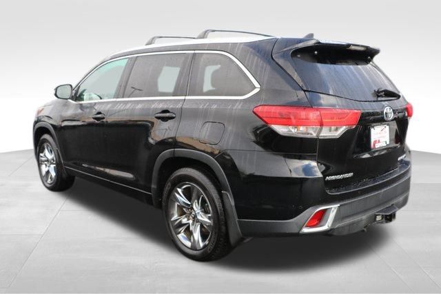 2017 Toyota Highlander Limited Platinum 24