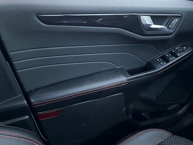 2025 Ford Escape ST-Line photo